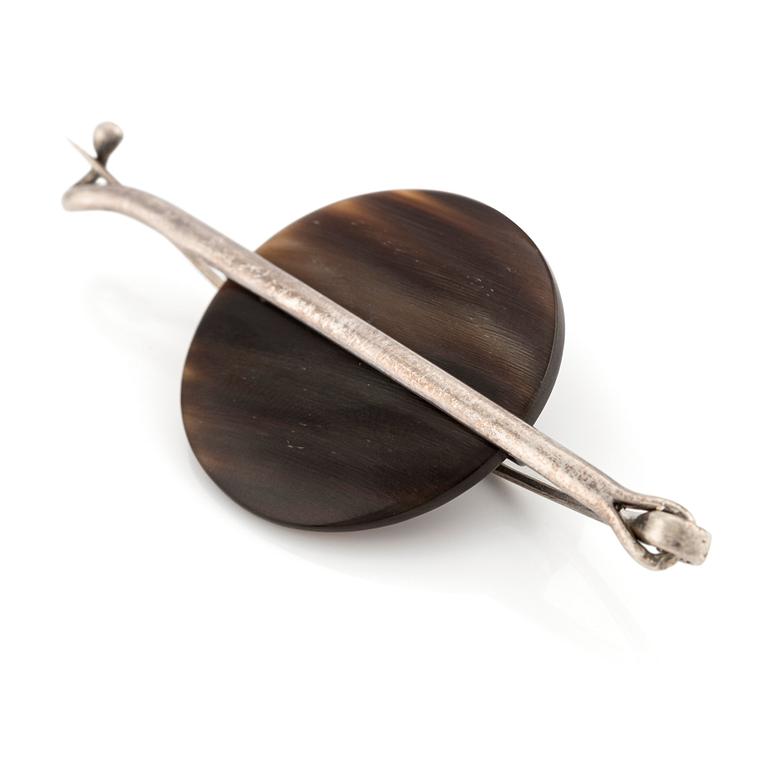 brosch, sterlingsilver med horn.