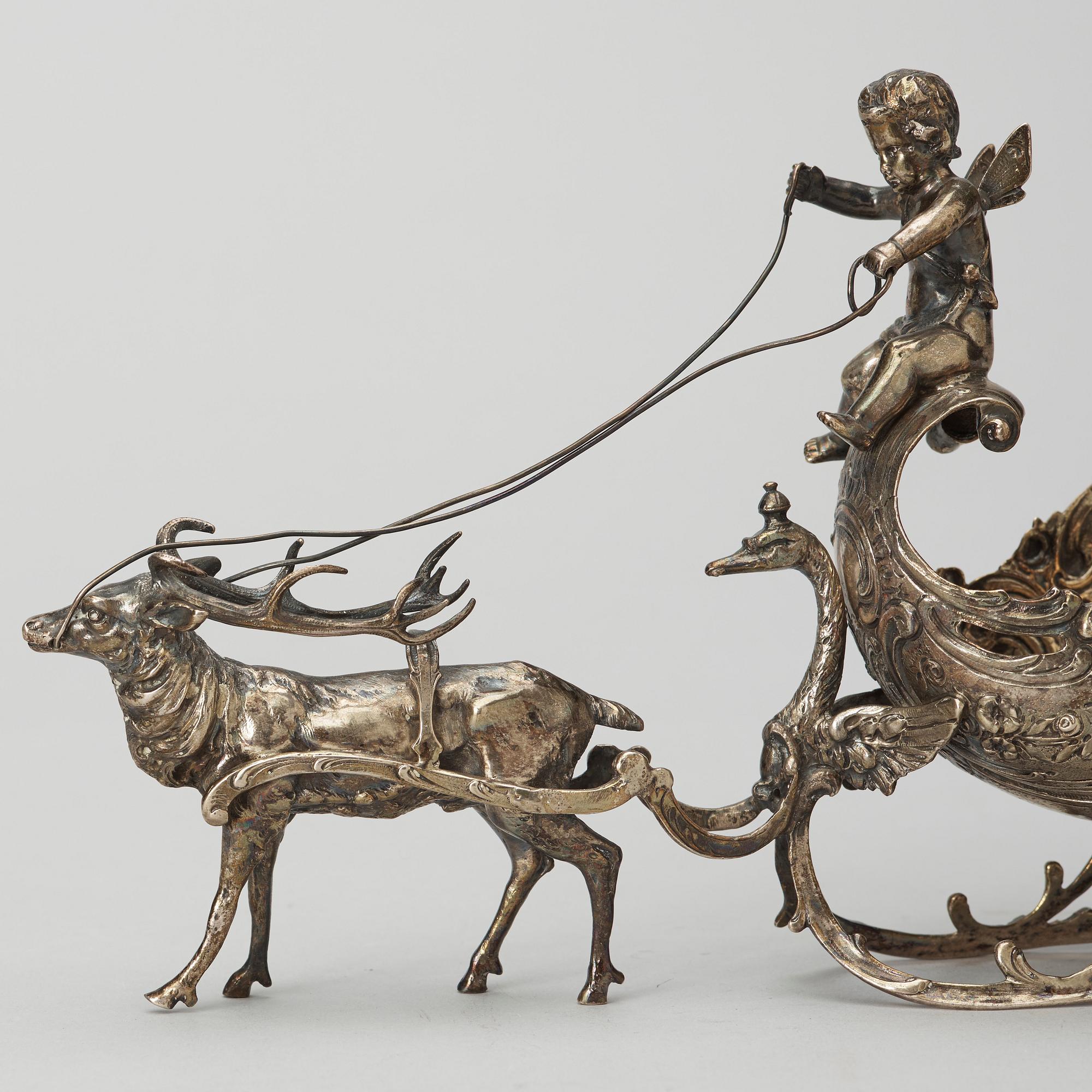 A silver bowl in the shape of a sleigh probably Germany early 20th century. Weight c. 380 gram.