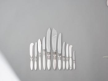 Gundorph Albertus, a set of 265 pcs of "Kaktus" sterling flatware, Copenhagen, most pieces 1933-44.