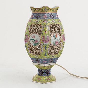 Lantern/table lamp, China, 20th Century.