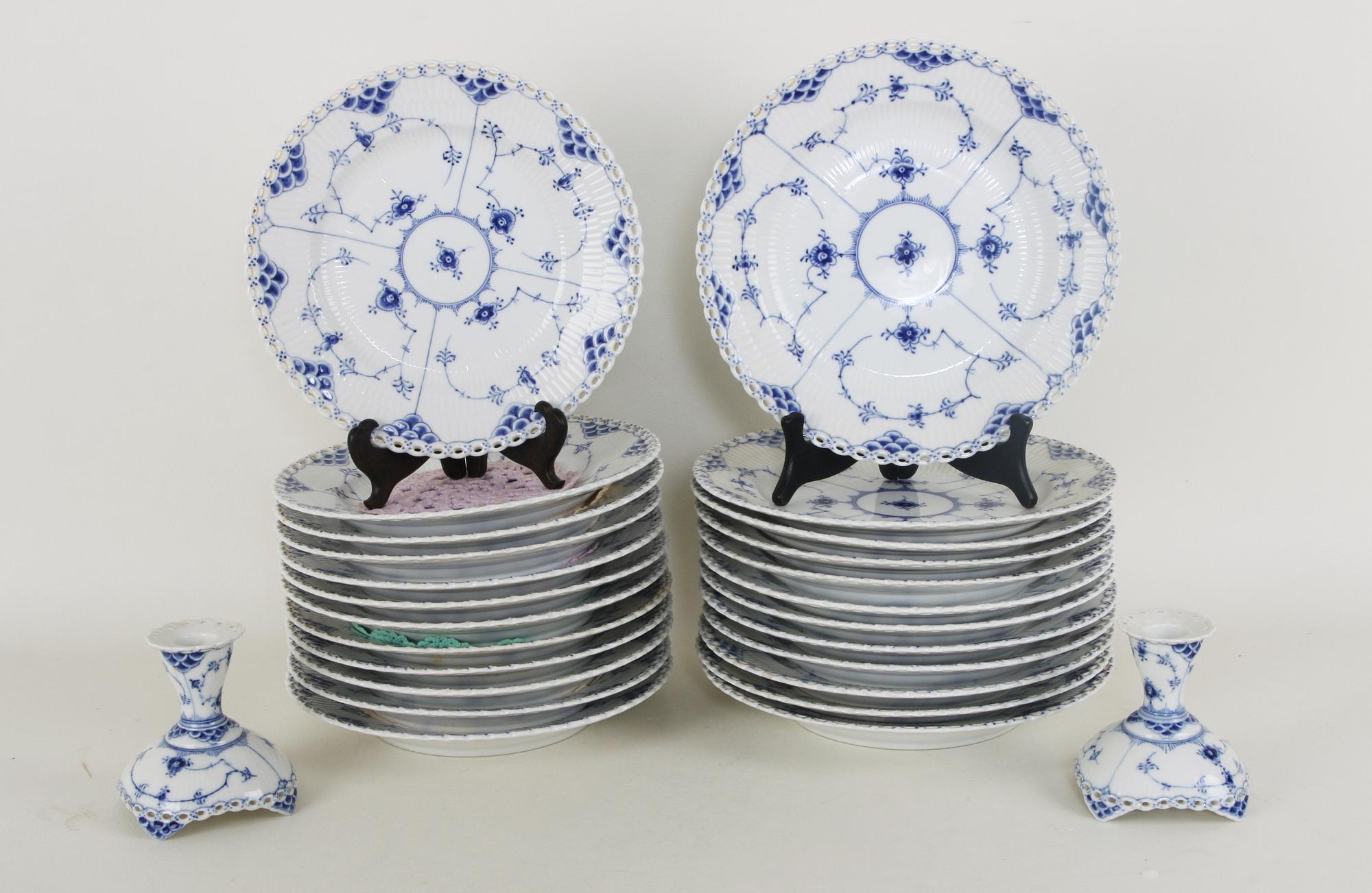 SERVIS, 52 delar. "Musselmalet" Royal Copenhagen.