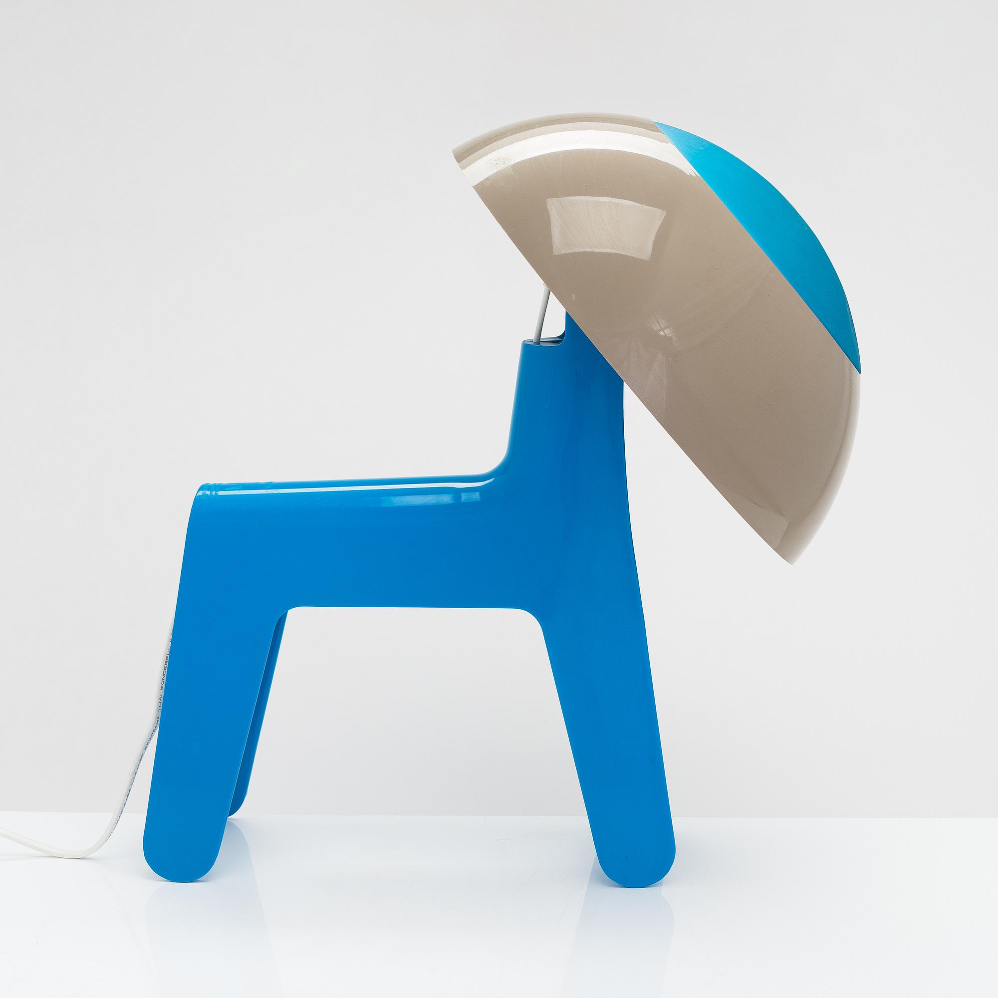 Mr P, a 21st century 'Dog Lamp' for Propaganda.