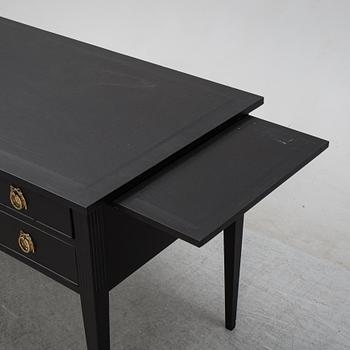 A painted writing desk, Reprodux England second half of the 20th century.