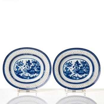 A pair of blue and white baskets, Qing dynasty, Jiaqing (1796-1820).