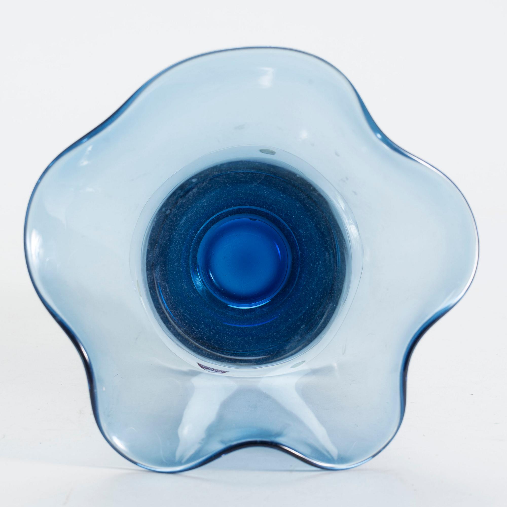 VAS, glas, signerad Orrefors AN (Anne Nilsson) 4761 22.