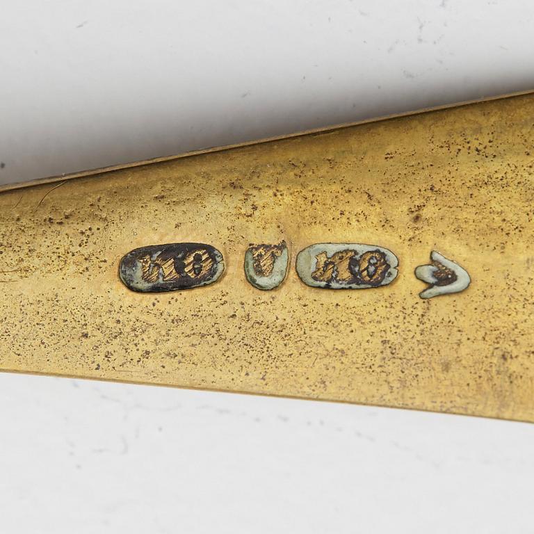 BESTICK, två stycken, omkring år 1800.