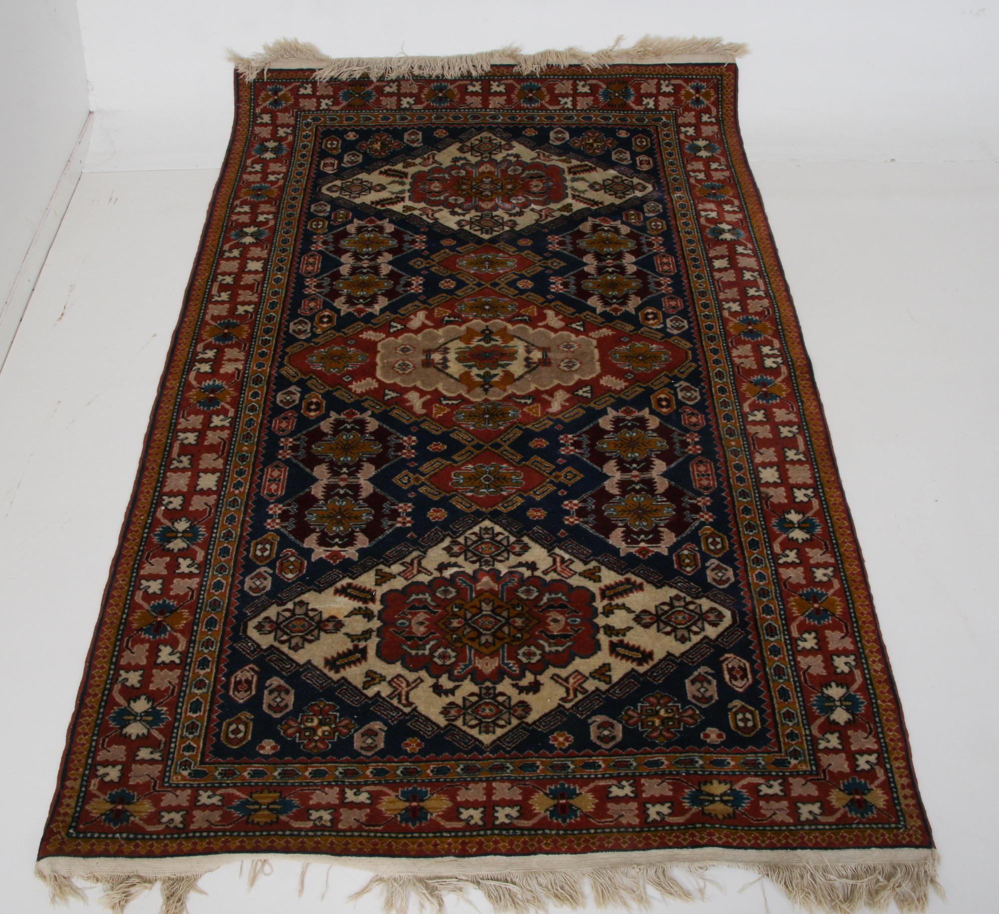 MATTA, Kaukasisk. 203 x 128.