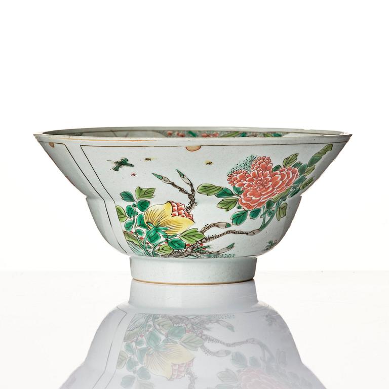Skål, porslin. Qingdynastin, Kangxi (1662-1722).
