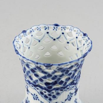 A mixed lot of Royal Copenhagen "Blue Fluted" porcelain 27 parts.