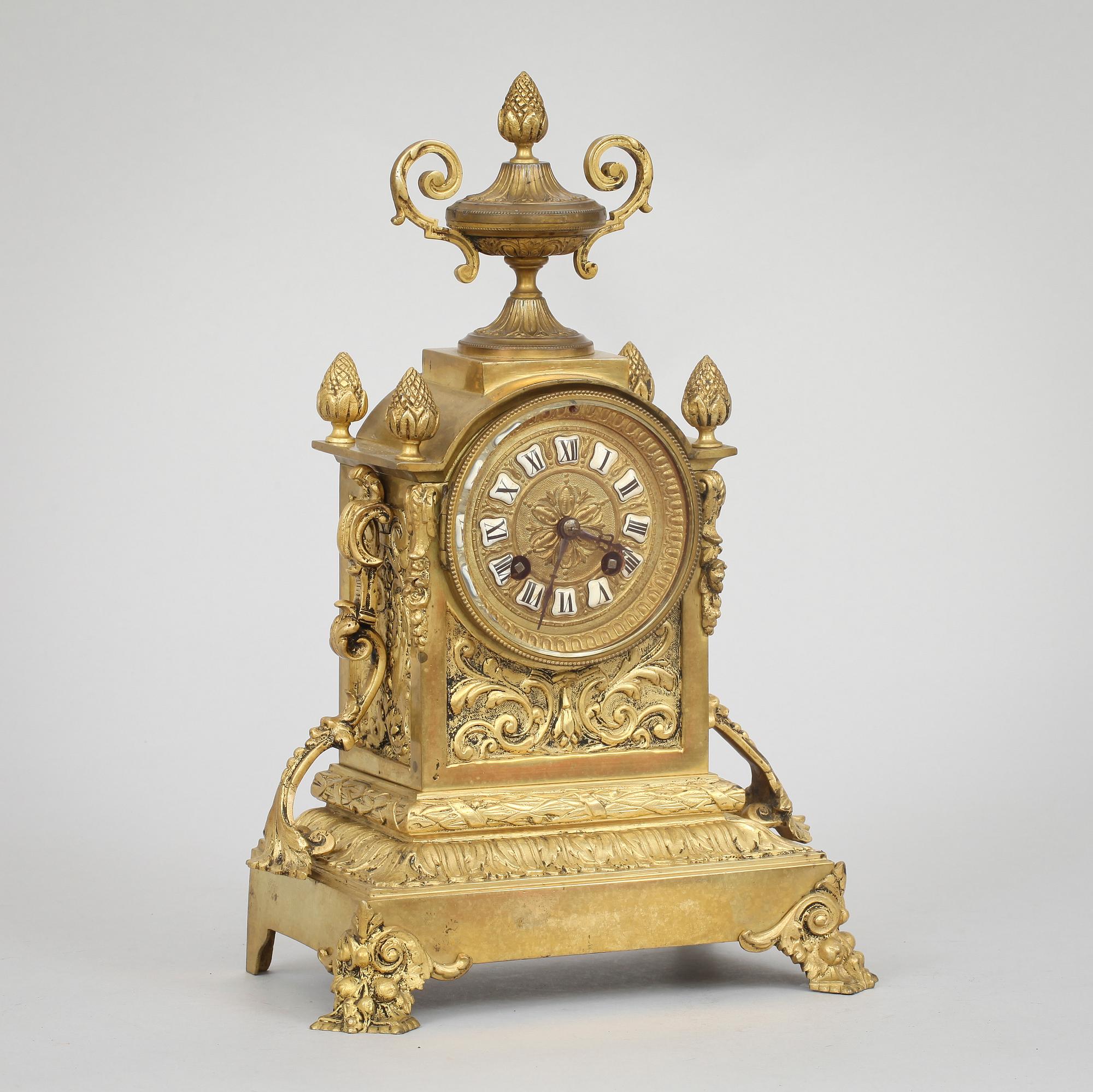 BORDSPENDYL, Louis XVI-stil, Frankrike 1800-talets slut.