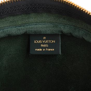 Louis Vuitton, viikonloppulaukku, "Taiga Kendall GM".