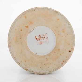 A chinese brush vase, first half of 20th Century.