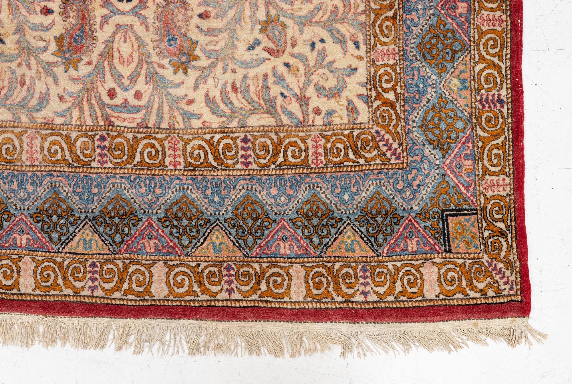 Carpet, Quom, approx. 285 x 220 cm.