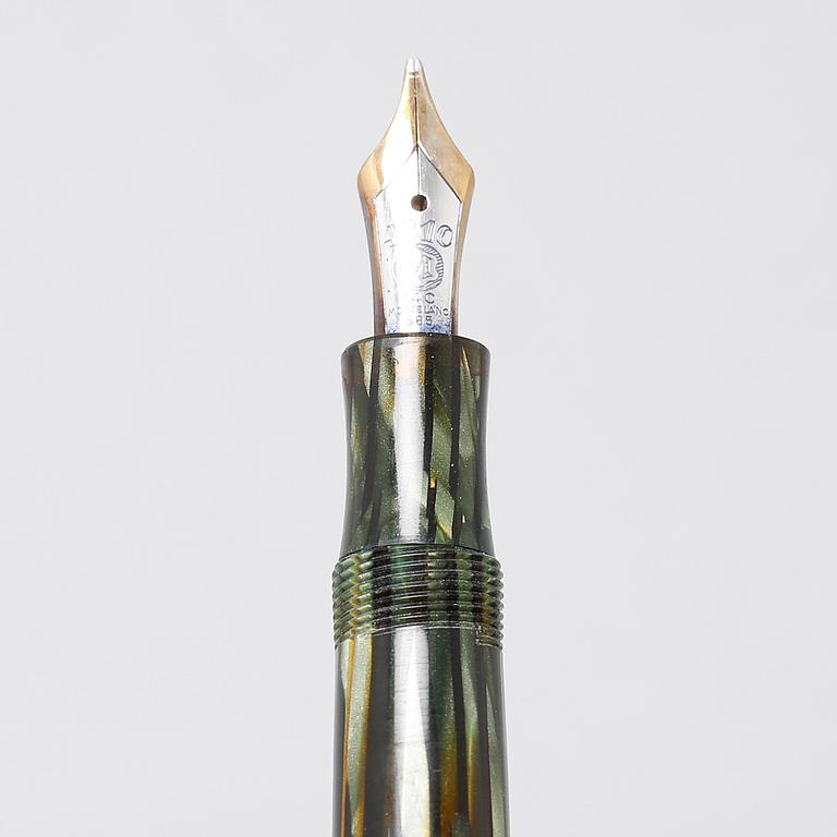 A mid 20th century "Masterpiece M 144G" Montblanc fountain pen.