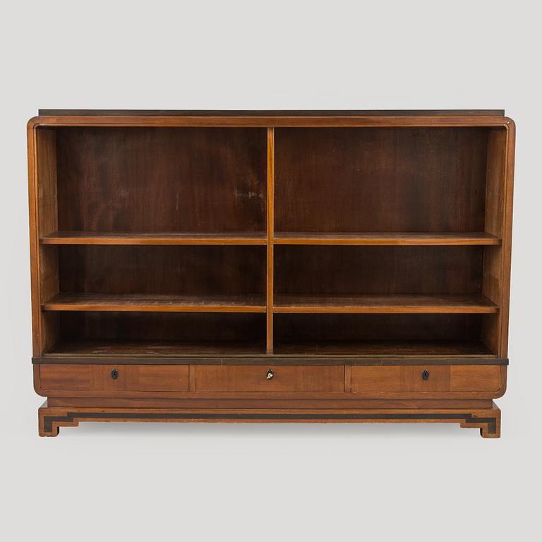 Lauri Järveläinen, kirjakaappi, Tampereen Höyrypuuseppä oy, Tampere 1920-luku.