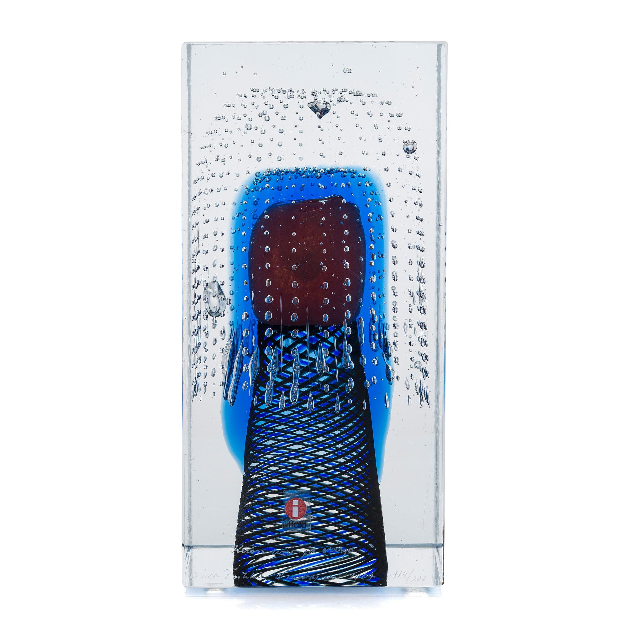 Oiva Toikka, a jubilee cube 'Kuin uni ja varjo' (Like a dream and a shadow), signed Oiva Toikka Nuutajärvi 2009 114/200.