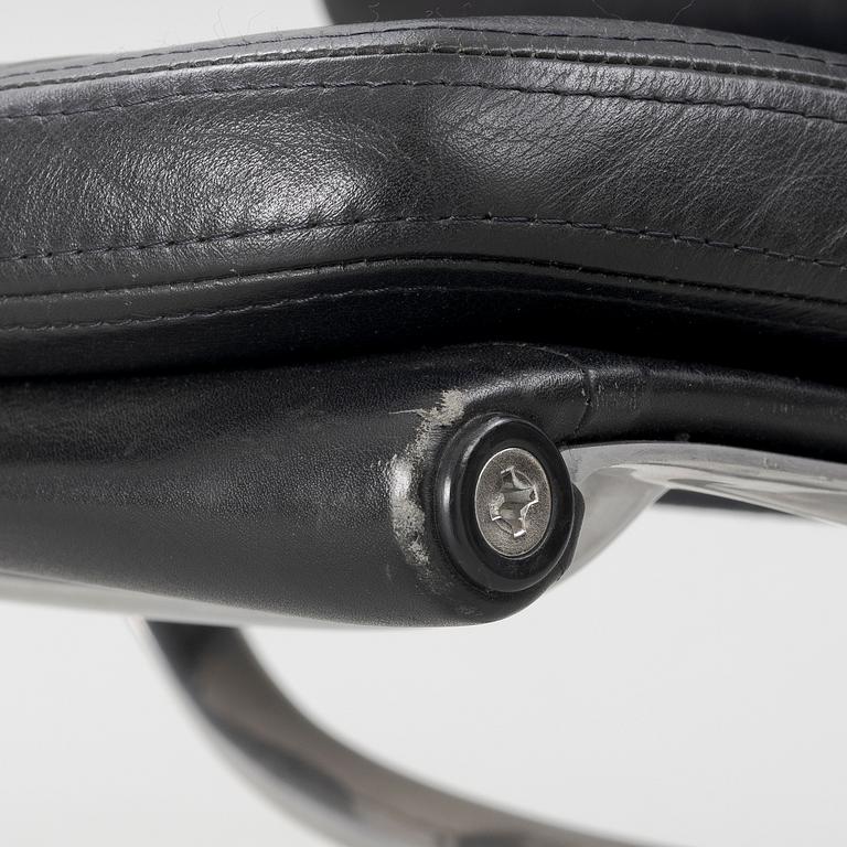 Charles & Ray Eames, "Soft Pad Chair EA 208", Vitra.