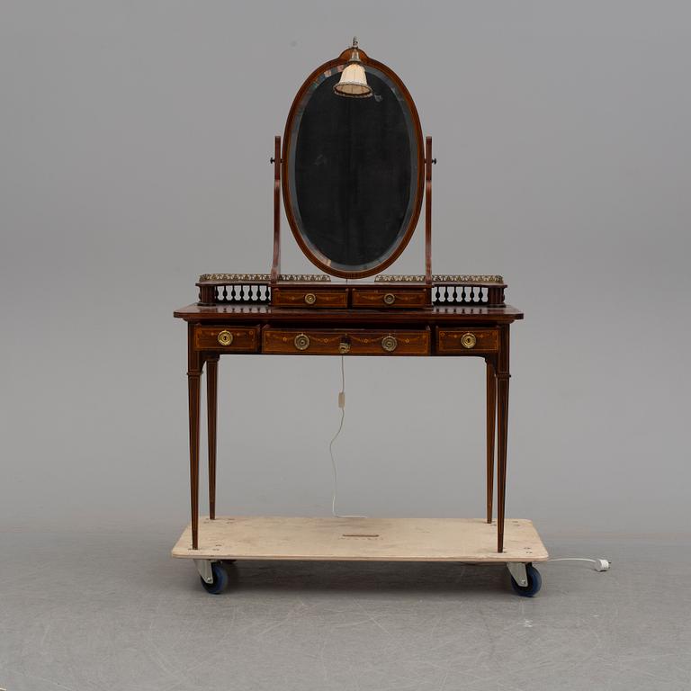 Toilettebord, tidigt 1900-tal.