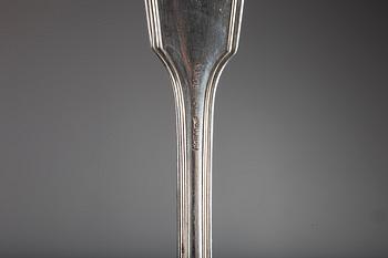 SCHATULL MED SILVERBESTICK, 103 delar, Tyskland, 800 haltigt silver, omkring 1896, total vikt ca. 5600 g.