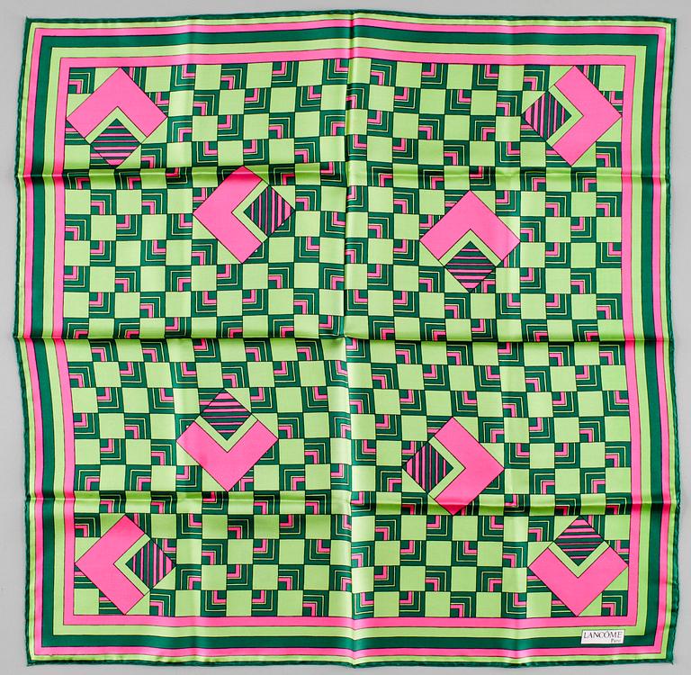 SCARVES, 4 st, siden, bl a Chanel och Yves Saint Laurent.