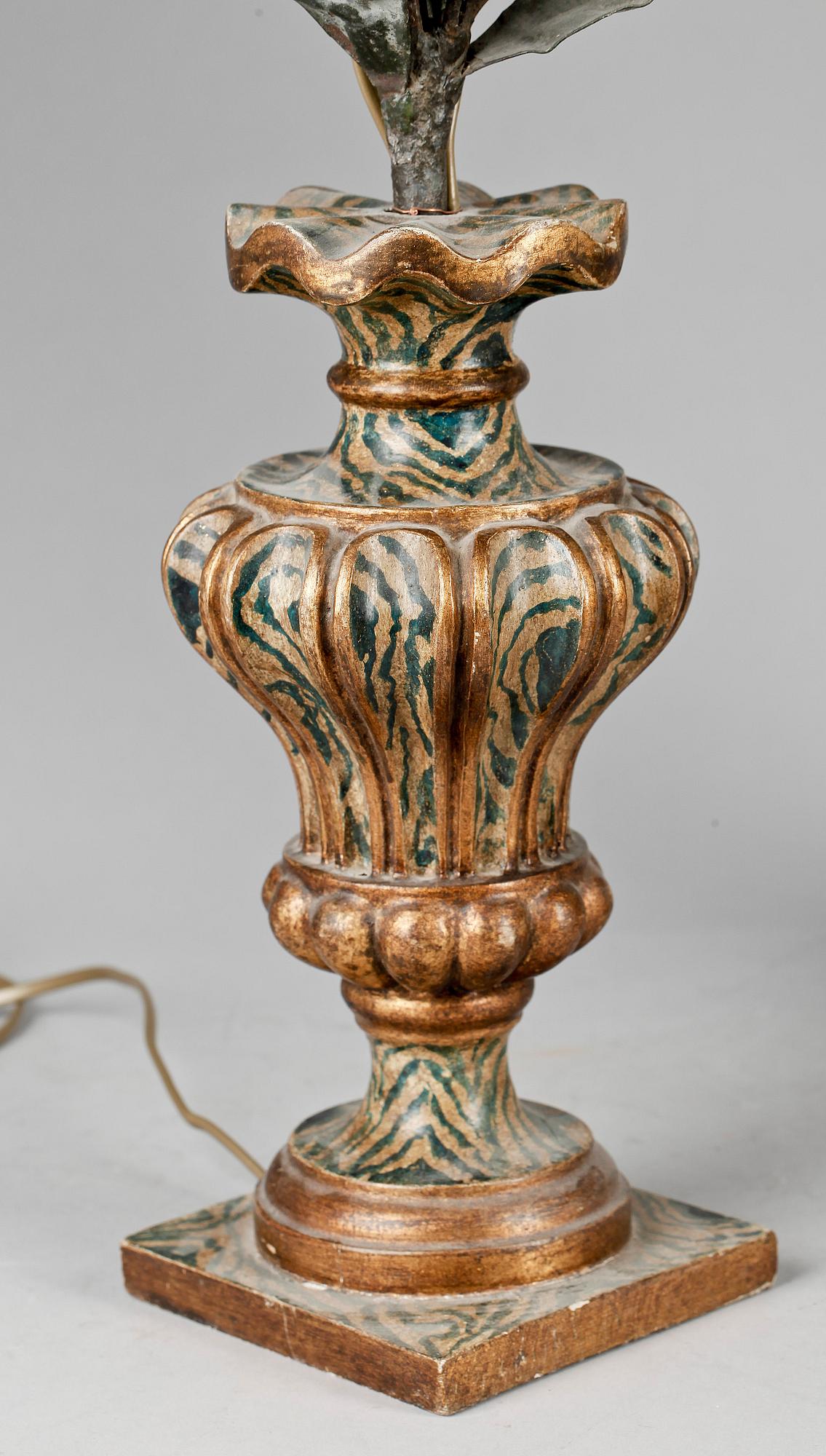 BORDSLAMPOR, ett par, smidesjärn, omkring sekelskiftet 1800/1900.