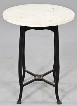 PIEDESTALBORD, 1900-talets fjärde kvartal.