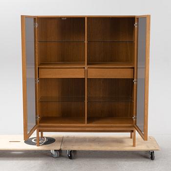 Vitrinskåp, ur "Stockholm"-serien, IKEA, 2000-tal.