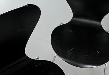 STOLAR, 3 + 1 st, "Sjuan", Arne Jacobsen, Fritz Hansen, 1900-talets senare del.