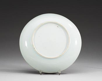 A blue and white armorial dish, Qing dynastin, first half of 18th Century.