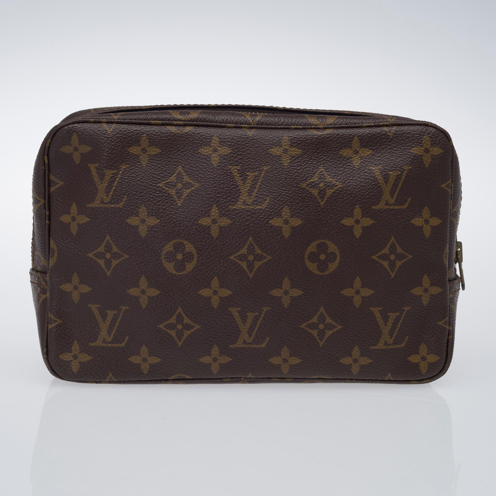 TOILETRY BAG, Louis Vuitton.