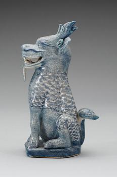 A blu Ge-glazed figurine of a Qilin, Qing dynasty, presumably 18th century.