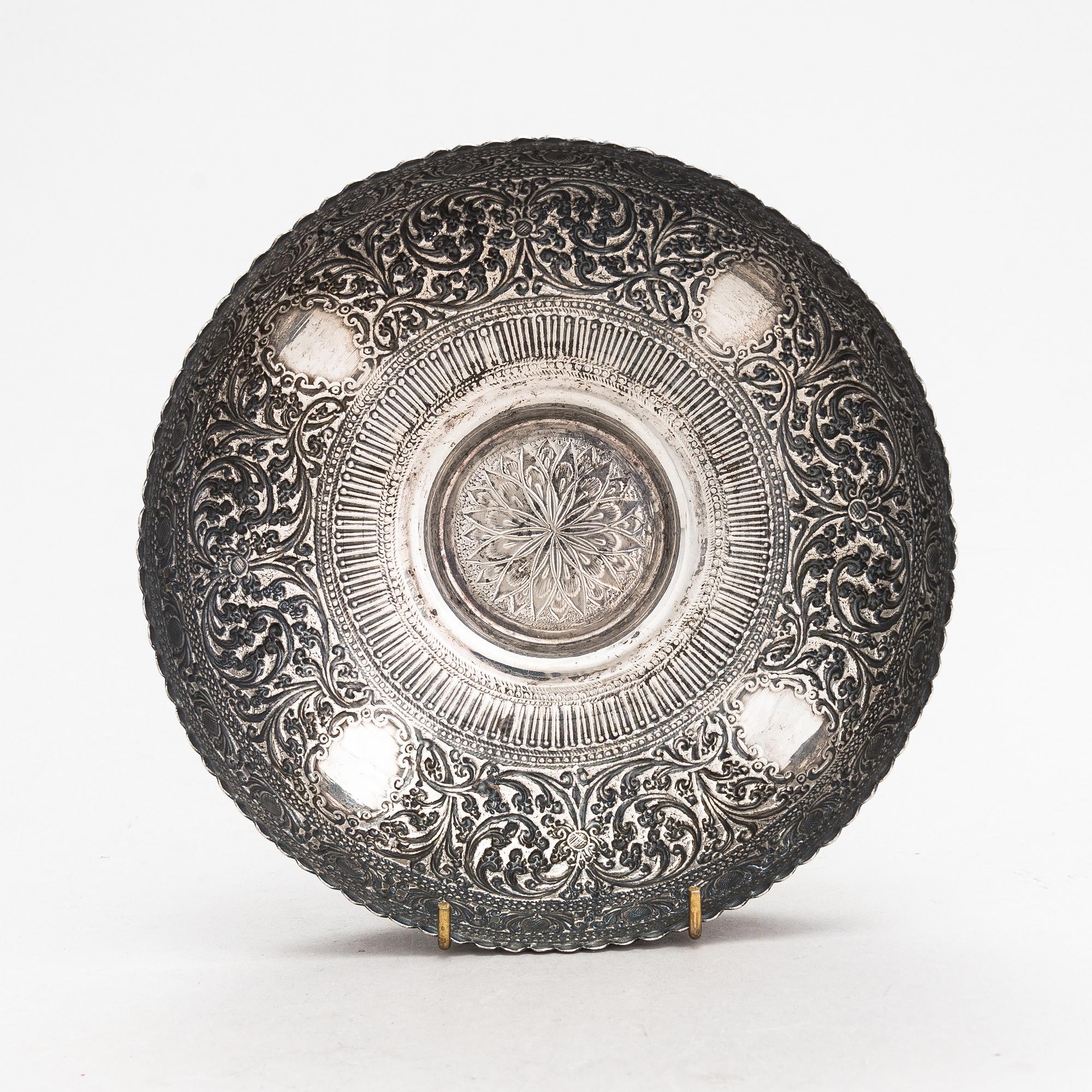 Skål, silver, österländsk, finska kontrollstämplar 1982.