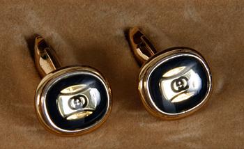 MANCHETTKNAPPAR, 2 par samt SLIPSNÅL, Gucci.