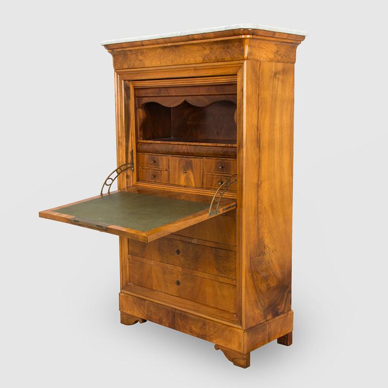 A late 19th century chiffonier.