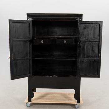 Cabinet, modern Chinese manufacture.