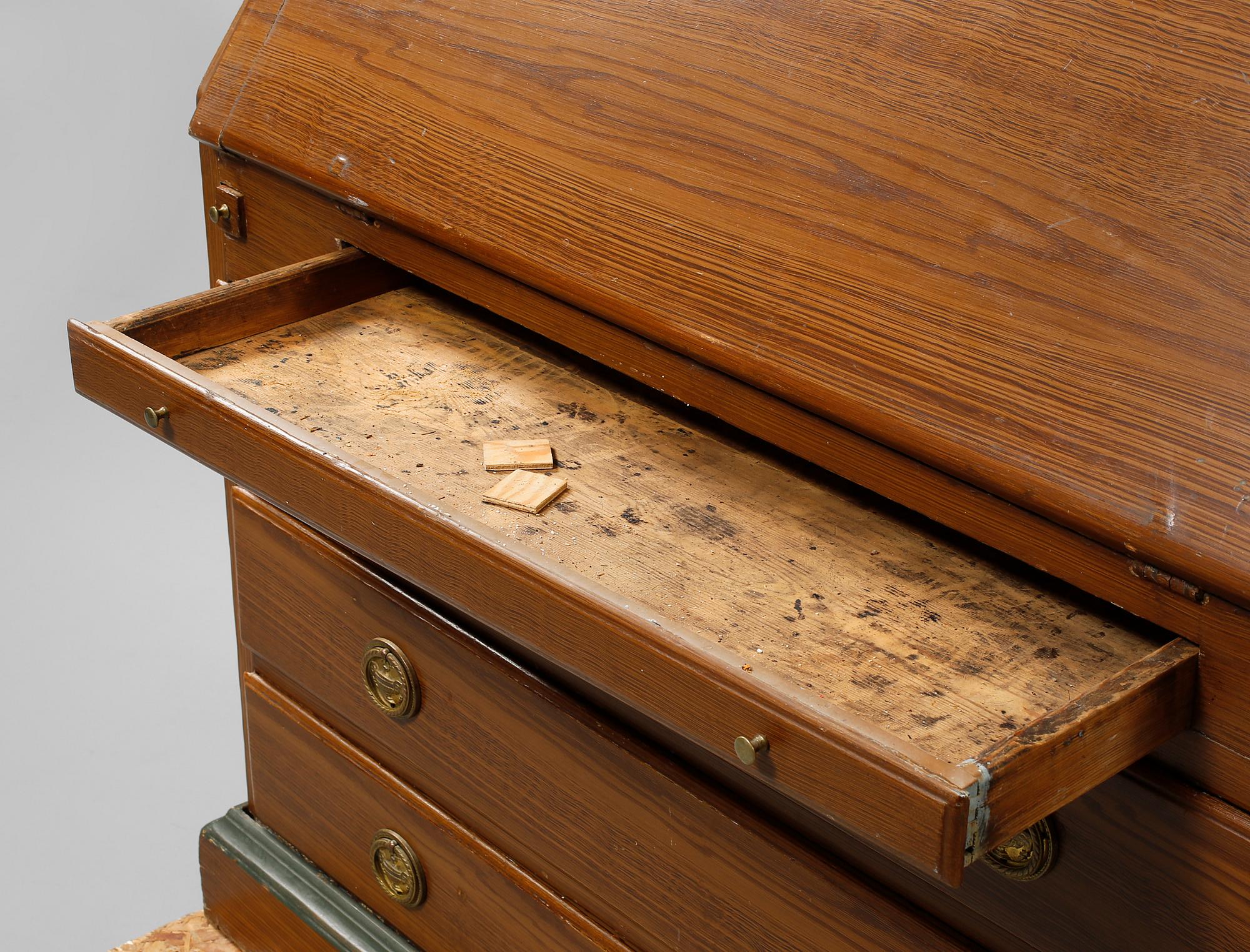 SKRIVSKÅP, daterat 1829.