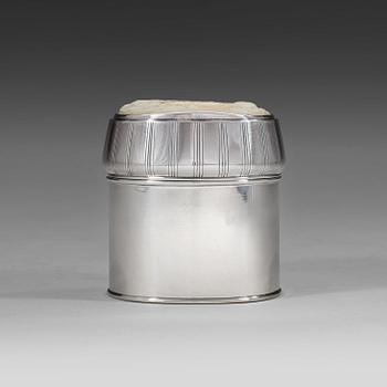 347. A W.A. Bolin sterling box, Stockholm 1952, the lid with carved nephrite.