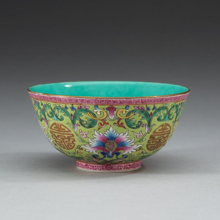 A famille rose bowl, Qing dynasty, with Jiaqing mark.