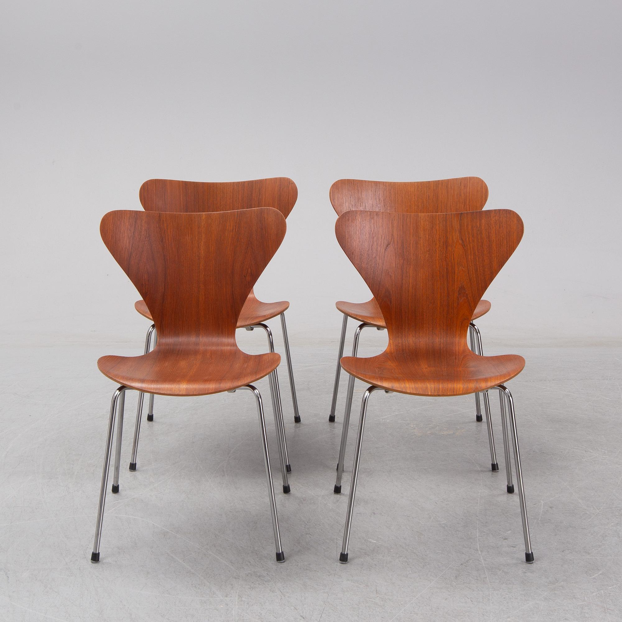 Arne Jacobsen, stolar, 4 st, "Sjuan", Fritz Hansen, Danmark.