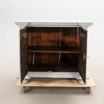 Cabinet, 20th century.