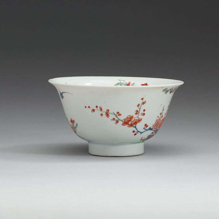 SKÅL, porslin. Qing dynastin, tidigt 1700-tal.