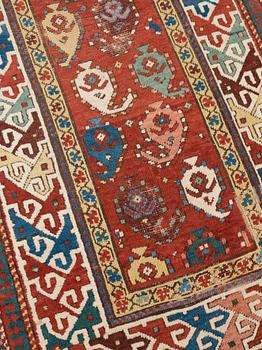 ANTIQUE CAUCASIAN RUNNER, PROBABLY KAZAK. 320 x 95,5 cm.