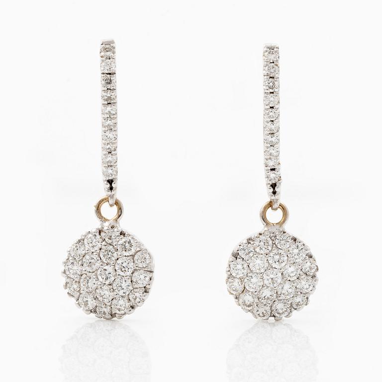 Earrings 18K white gold with brilliant-cut diamonds.