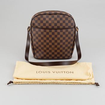 Louis Vuitton, a Damier Ebene 'Ipanema' sholder bag, 2001.