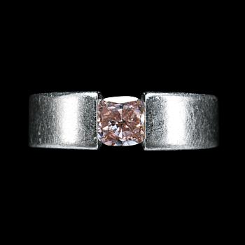 SORMUS, NIESSING, "light pink" Asprey-hiottu timantti n. 0,80 ct.