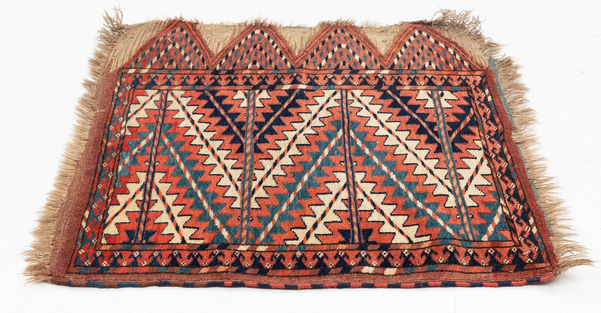 An antique Yomut Okbash, ca 63 x 51,5 cm.