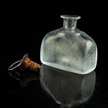 Vicke Lindstrand, a 19-piece 'Iced' glass service, Orrefors.