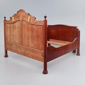 SÄNG, sk Imperialsäng, 1800-talets andra hälft.