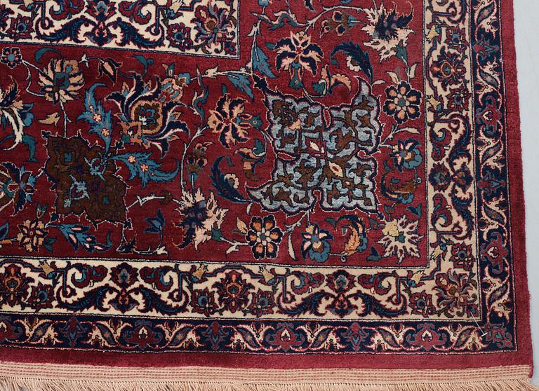 SEMI-ANTIQUE ESFAHAN PART SILK. 345 x 234,5 m.