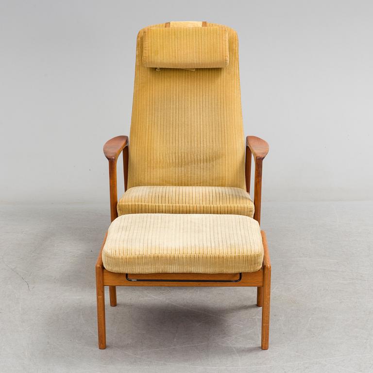 FÅTÖLJ OCH FOTPALL, teak, troligen 1960-tal.